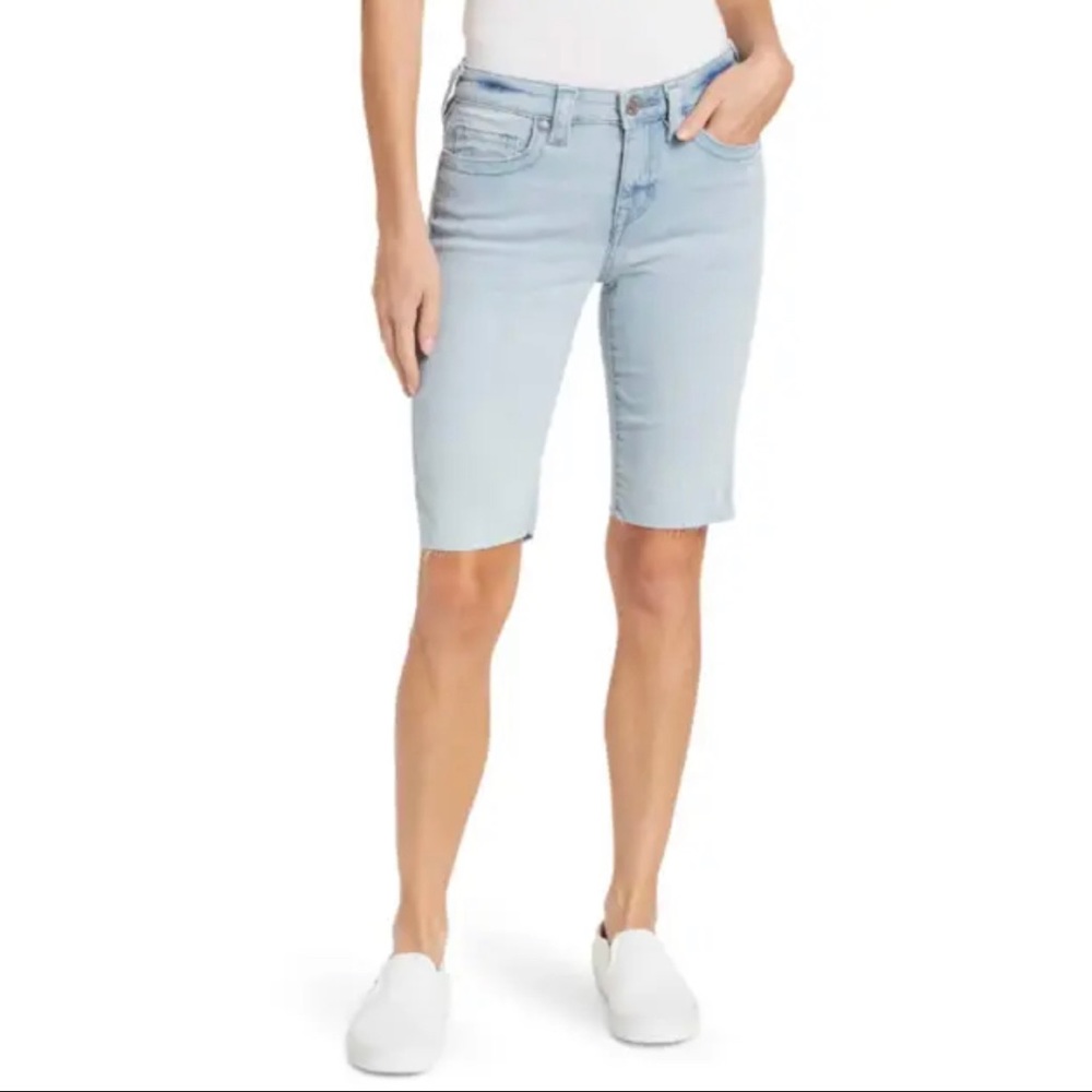 True Religion Women’s Riley Knee Length Light Wash Raw Hem Jean Shorts Size 30 - Picture 3 of 11